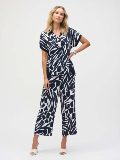 V-neck Abstract Pullover