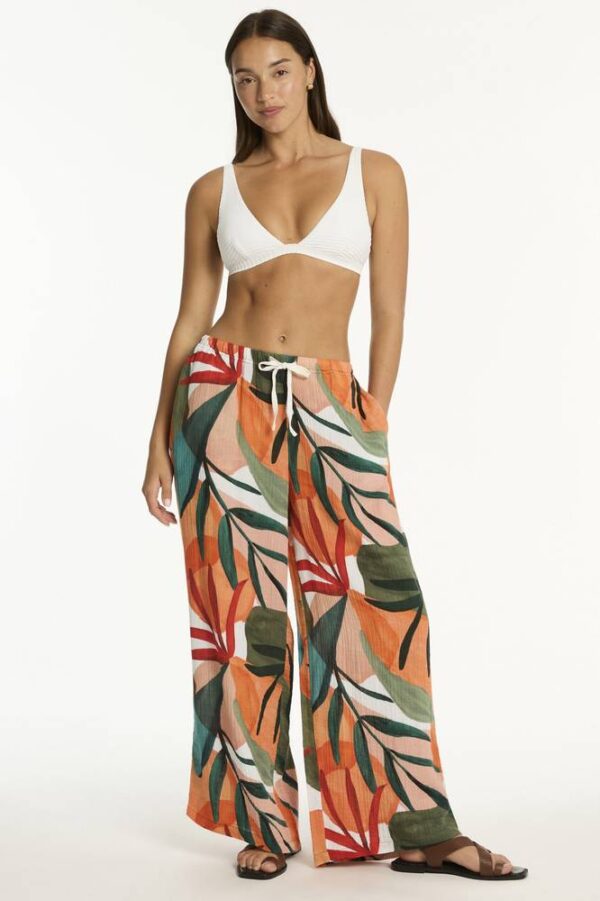 S83-SL9026TX-SURF-PANT-KHAKI-SL3010SP-LONGLINE-BRALETTE-WHITE-24761-Bond-Eye-Sealevel-D2-4046-1-scaled