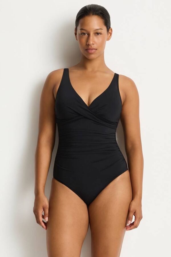 S88-SL1205ECO-CROSS-FRONT-MULTIFIT-ONE-PIECE-BLACK-25776-Bond-Eye-Sealevel-Day-1-2738-copy